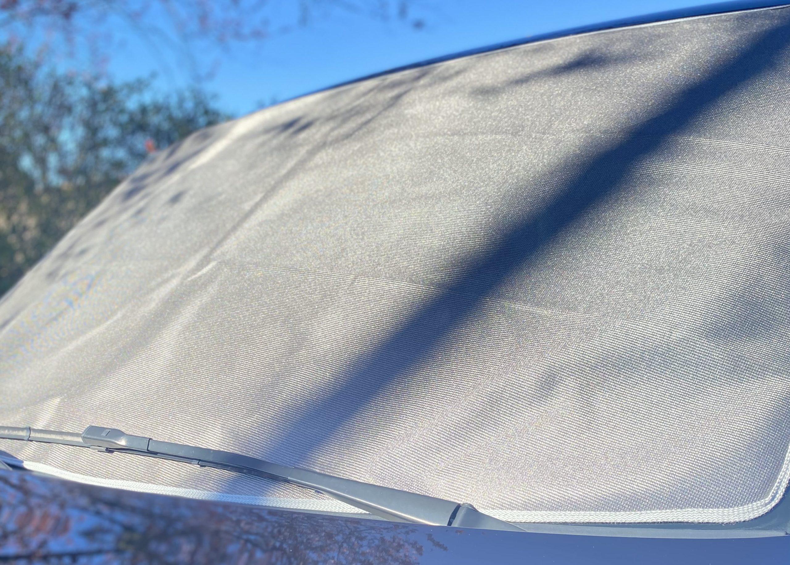 Jetzt in grau/blau: Solarplexius Autosonnenschutz im VW T5 Multivan